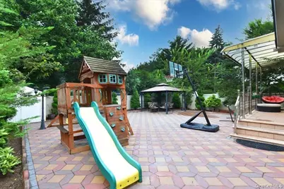 83-16 Edgerton Boulevard, Jamaica, NY 11432 - Photo 36