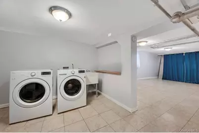 6144 Eliot Avenue, Middle Village, NY 11379 - Photo 42