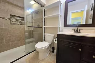 19 Hartsdale Ln, Coram, NY 11727 - Photo 8