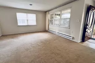 257 Edinburgh Dr, Ridge, NY 11961 - Photo 4