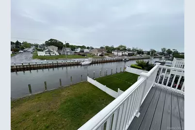 762 Pecan Street, Lindenhurst, NY 11757 - Photo 18