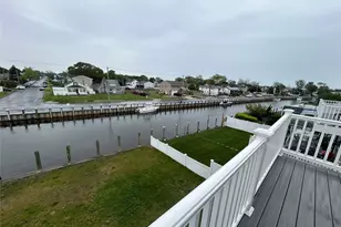 762 Pecan St, Lindenhurst, NY 11757 - Photo 18