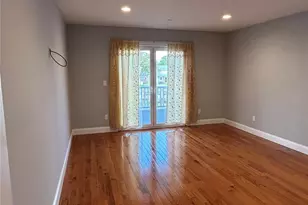 762 Pecan St, Lindenhurst, NY 11757 - Photo 6