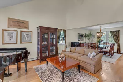 17 Claire Avenue, Huntington Station, NY 11746 - Photo 6