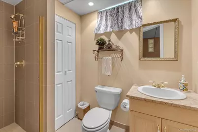 17 Claire Avenue, Huntington Station, NY 11746 - Photo 28