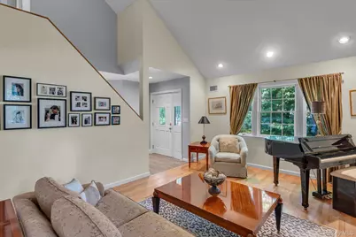 17 Claire Avenue, Huntington Station, NY 11746 - Photo 4