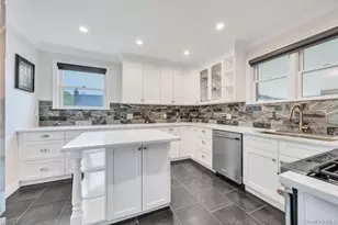 72 King St, Malverne, NY 11565 - Photo 16
