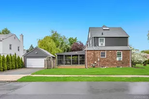 72 King St, Malverne, NY 11565 - Photo 4