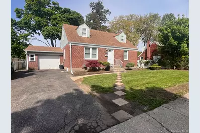 245 Warren Street, Uniondale, NY 11553 - Photo 2