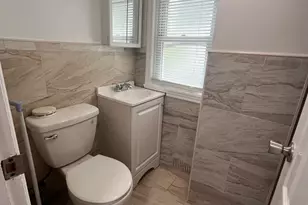 245 Warren St, Uniondale, NY 11553 - Photo 8