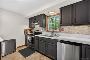 127 Belvedere Rd, Beacon, NY 12508 - Photo 10