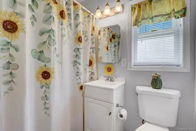 21 Toehee Place #2B, Islip, NY 11751 - Photo 12
