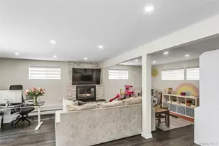 15 Lois Ln, Old Bethpage, NY 11804 - Photo 18
