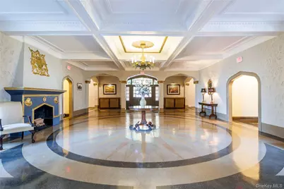 12 Hempstead Avenue #1M, Rockville Centre, NY 11570 - Photo 2