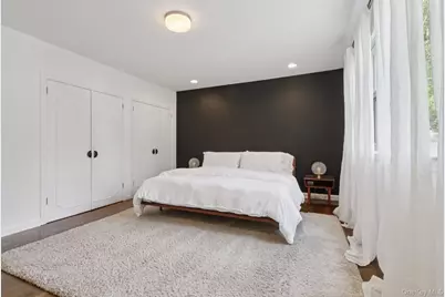 187 Thornbury Road, Scarsdale, NY 10583 - Photo 16