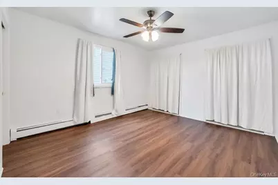 10 Remsen Street, Copiague, NY 11726 - Photo 20