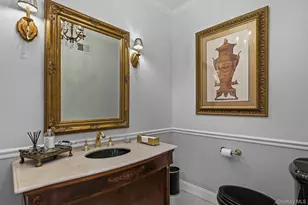 5 Westwood Ct, Muttontown, NY 11545 - Photo 10