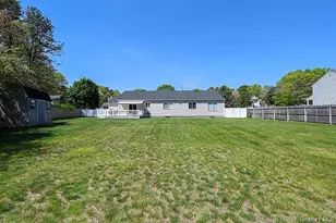 11 Winterberry Dr, Middle Island, NY 11953 - Photo 38