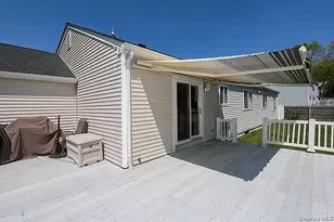 11 Winterberry Dr, Middle Island, NY 11953 - Photo 36