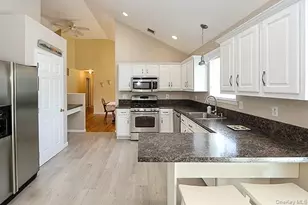 11 Winterberry Dr, Middle Island, NY 11953 - Photo 14