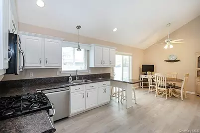 11 Winterberry Drive, Middle Island, NY 11953 - Photo 12
