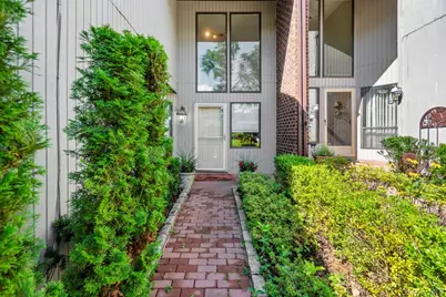16 Club Drive S #16, Jericho, NY 11753 - Photo 2