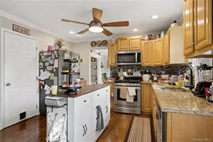 38 Elizabeth Dr, Wading River, NY 11792 - Photo 4