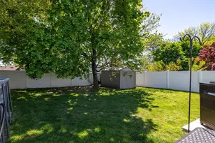 31 Jean Dr, North Babylon, NY 11703 - Photo 24