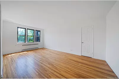 143-50 Hoover Avenue #605, Briarwood, NY 11435 - Photo 6