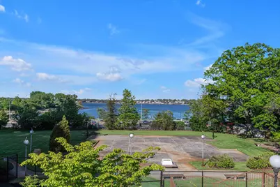 17-85 215 Street #1 L, Bayside, NY 11360 - Photo 4