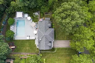 8 Rochelle Ln, Northport, NY 11768 - Photo 2