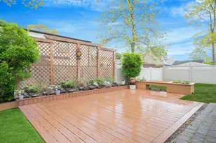 217 Abbington Ct, Copiague, NY 11726 - Photo 6