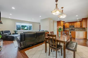 217 Abbington Ct, Copiague, NY 11726 - Photo 10