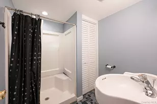 217 Abbington Ct, Copiague, NY 11726 - Photo 42