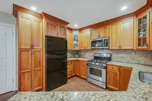 217 Abbington Ct, Copiague, NY 11726 - Photo 12