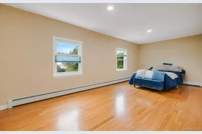 217 Abbington Court, Copiague, NY 11726 - Photo 18
