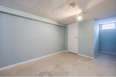 217 Abbington Court, Copiague, NY 11726 - Photo 38