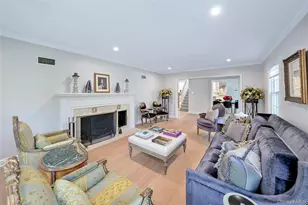 28 Old Field Ln, Great Neck, NY 11020 - Photo 18