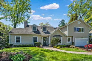 28 Old Field Ln, Great Neck, NY 11020 - Photo 2