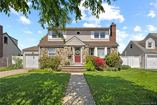 1855 Gerald Ave, East Meadow, NY 11554 - Photo 2