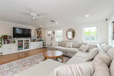 26 New York Avenue, Port Jefferson, NY 11776 - Photo 8
