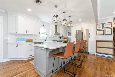 26 New York Avenue, Port Jefferson, NY 11776 - Photo 4