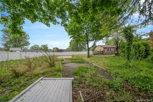 627 Carlls Path, Deer Park, NY 11729 - Photo 28
