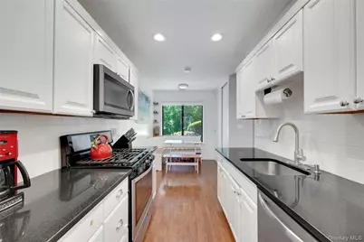 267 Martling Avenue, Tarrytown, NY 10591 - Photo 16
