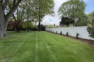 37 Eastover Dr, East Northport, NY 11731 - Photo 10