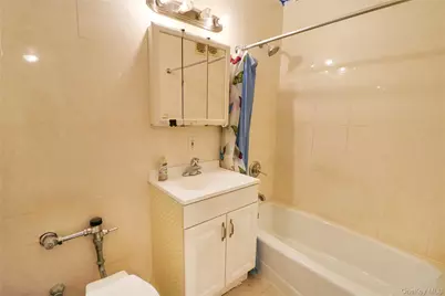 4125 Kissena Boulevard #5HH, Flushing, NY 11355 - Photo 4