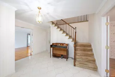 7 Fair Oaks Drive, Poughkeepsie, NY 12603 - Photo 10