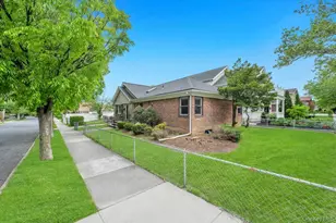 175-04 50th Ave, Fresh Meadows, NY 11365 - Photo 4
