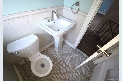 611 Lakeview Avenue, Rockville Centre, NY 11570 - Photo 14