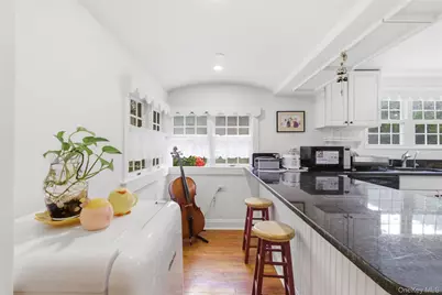 47 Onderdonk Avenue, Manhasset, NY 11030 - Photo 10